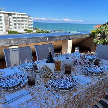 Blue Moon Penthouse Apartamento Lido di Jesolo Exterior foto