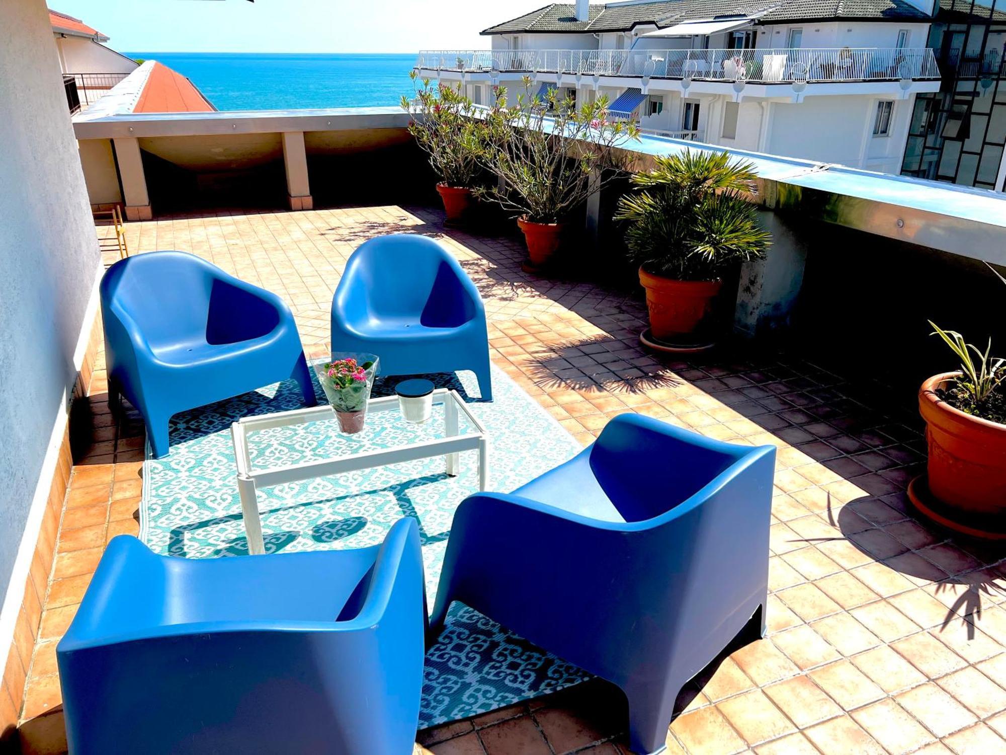 Blue Moon Penthouse Apartamento Lido di Jesolo Exterior foto